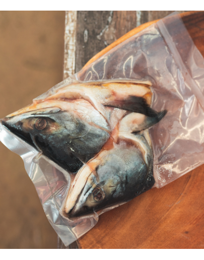 Wild Salmon Head, Tail, Bone per 100g